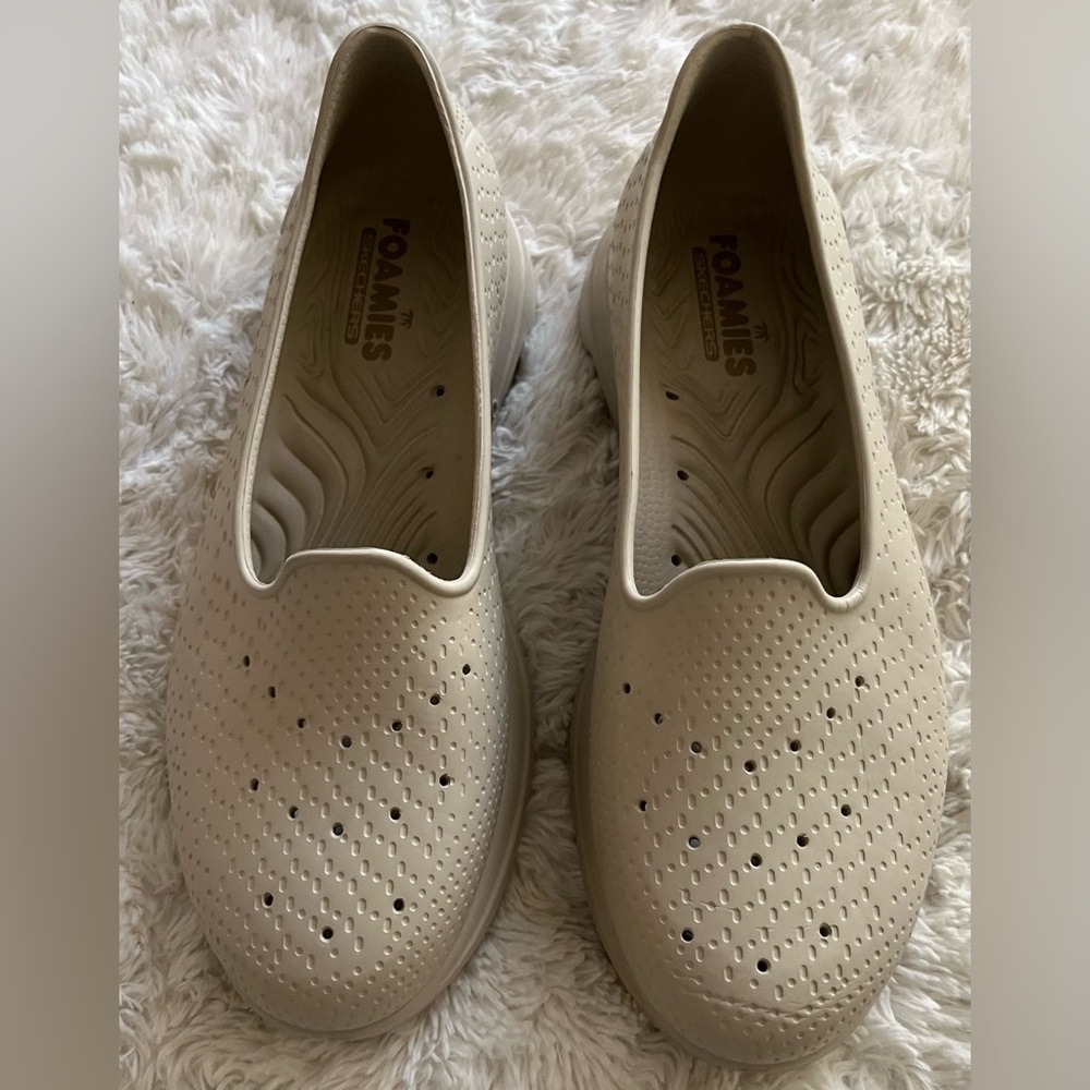 NWOB Skechers Foamies Go Walk 5 Mystified Women’s Shoes size 9
